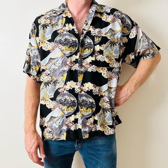 MONZINI RAYON ISLAND ALOHA HAWAIIAN button down shirt - Picture 3 of 6